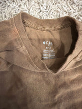 Load image into Gallery viewer, Kyte 6-12 sweatset. Small stain on collar. 6 Months
