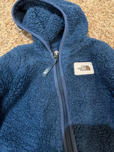 Load image into Gallery viewer, The North Face 6 to 12months Sherpa bunting with foldover hands and feet 6 Months
