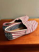 Load image into Gallery viewer, Toms Alpargatas Red White &amp; Blue Flag 9 (Adult)
