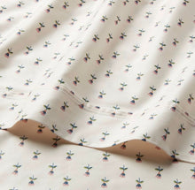 Load image into Gallery viewer, New Threshold Small Floral Full Sheet Set NWT, 400 count Full
