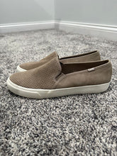 Load image into Gallery viewer, Keds Taupe Dream Foam 9 (Adult)
