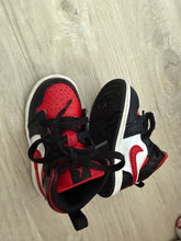 Load image into Gallery viewer, jordan good used condition 6 (Toddler)
