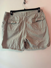 Load image into Gallery viewer, Croft &amp; Barrow  Men's Size 44 Khaki Cargo Shorts Men's size 44 khaki cargo shorts Men's - XXL
